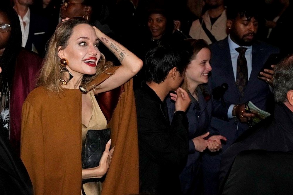 Angelina Jolie ile Brad Pitt'in kızı Vivienne babasının soyadını kullanmıyor - 5
