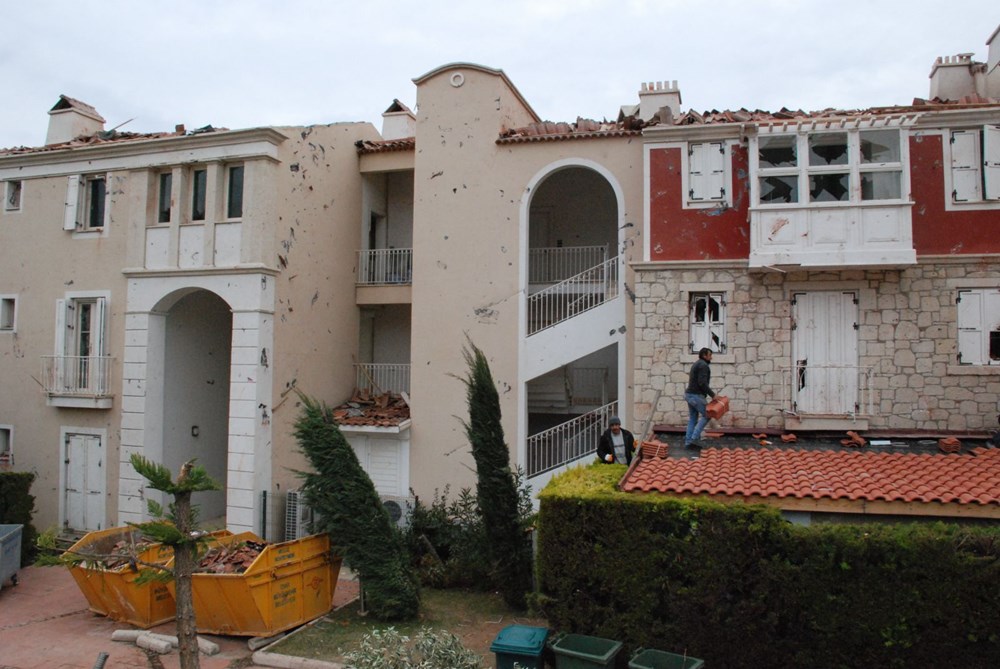 İzmir Çeşme'de hortumun geride bıraktığı hasar için çalışmalar sürüyor - 26