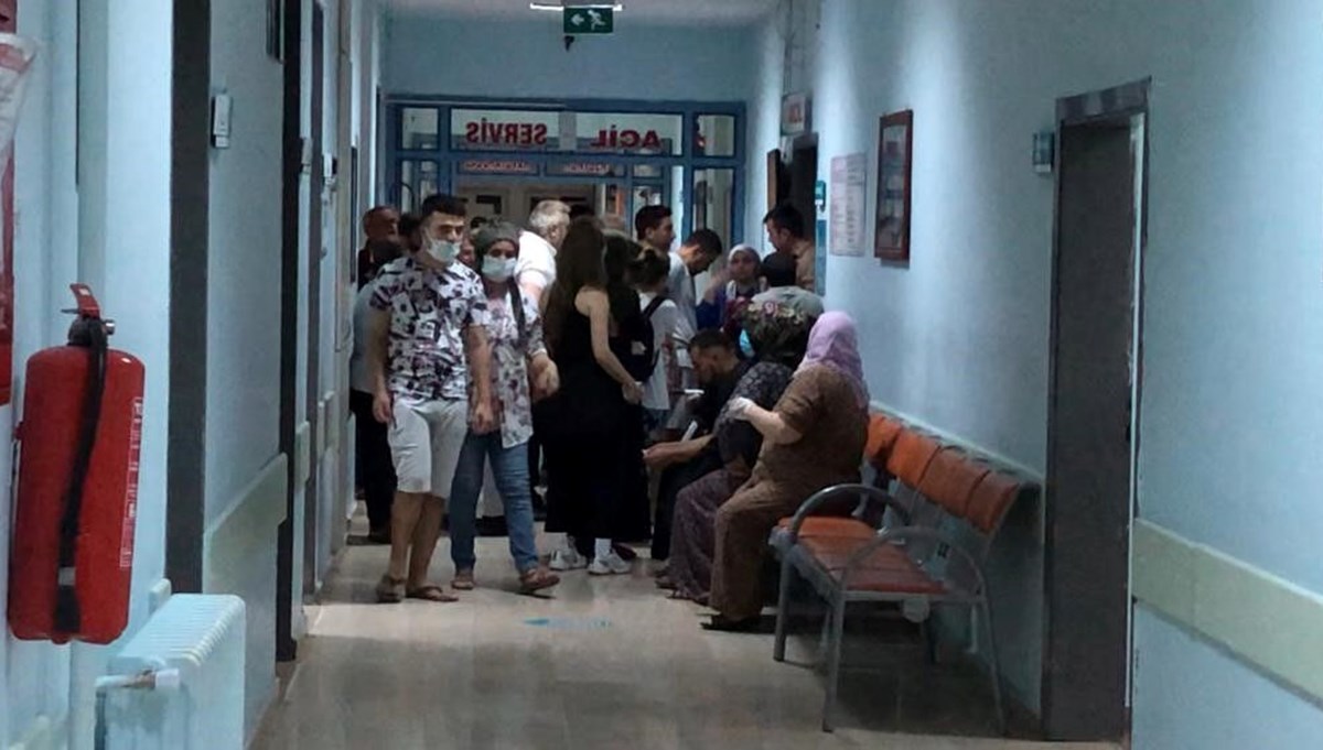 Taşova’da şebeke suyundan zehirlenme iddiası: 150 kişi hastanelik oldu Taşova’da şebeke suyundan zehirlenme iddiası: 150 kişi hastanelik oldu
