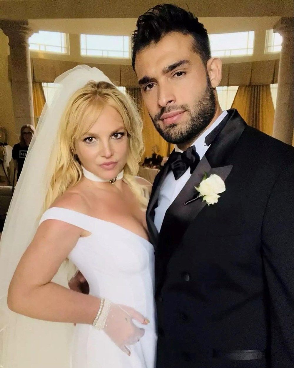 Britney Spears'ın Versace gelinliğine dair ayrıntılar: Yapımı 700 saatten fazla sürdü - 5