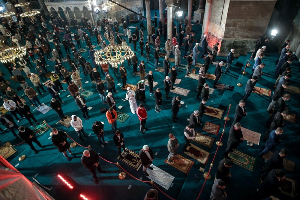 Ayasofya'da 87 yıl sonra ilk Ramazan Bayramı namazı kılındı - 16