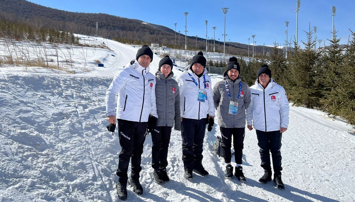 Pekin Kış Olimpiyatları'nda Türk bayrağını Ayşenur Duman ve Furkan Akar taşıyacak