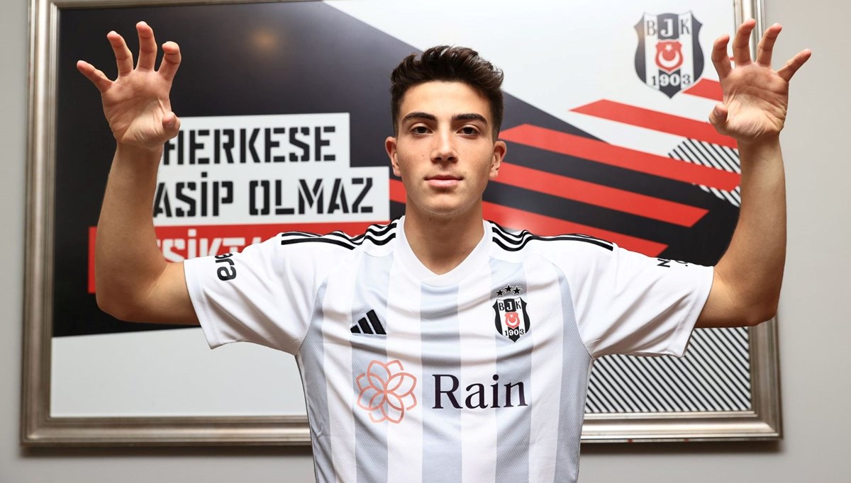 Beşiktaş'tan Yakup Arda Kılıç’a profesyonel sözleşme Beşiktaş'tan Yakup Arda Kılıç’a profesyonel sözleşme