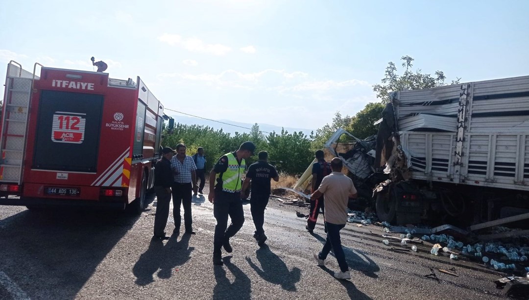 Malatya'da tır ile kamyonun kafa kafaya çarpıştı: 1 ölü, 1 yaralı