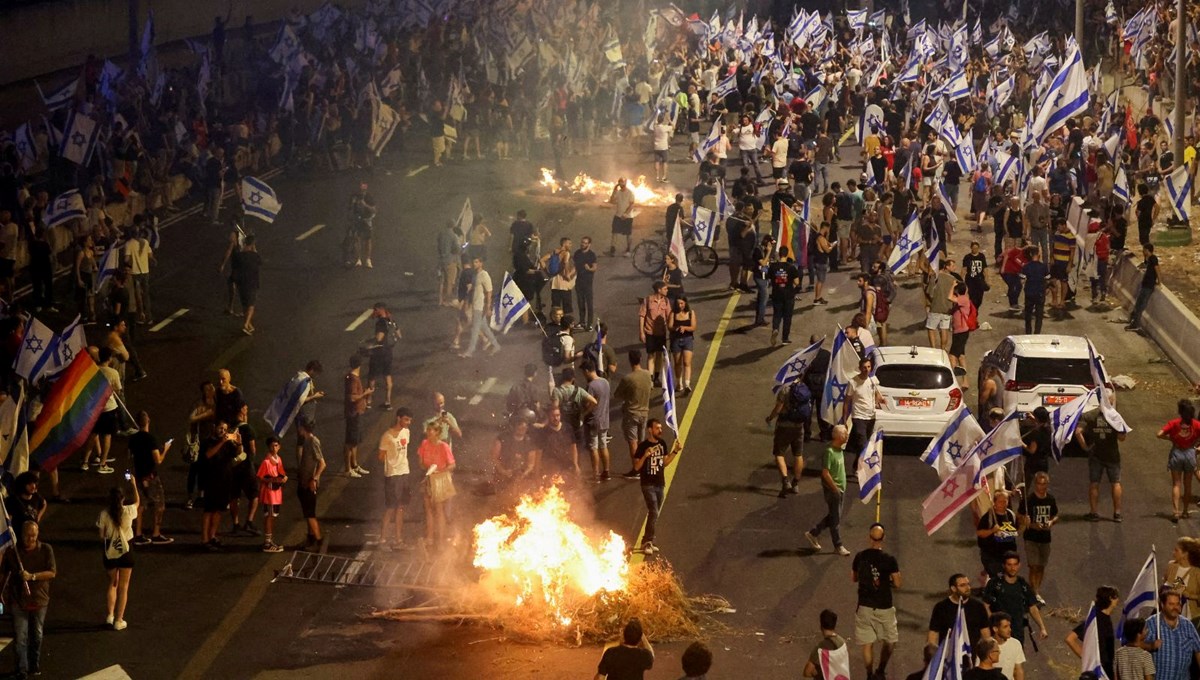 İsrail'de emniyet müdürü baskı yüzünden istifa etti: Protesto çıktı