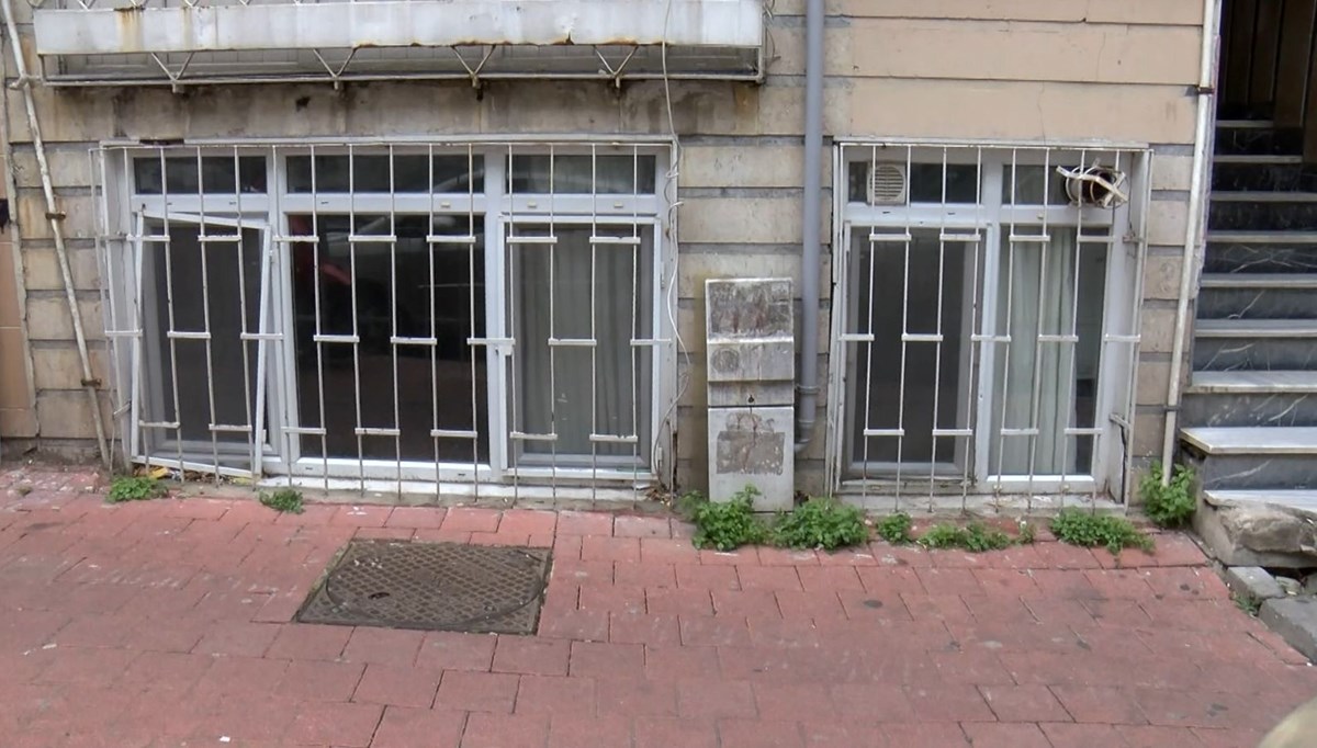 Döverek bayılttıkları arkadaşlarını ayıltmak isterken için elektrik verip öldürdüler Döverek bayılttıkları arkadaşlarını ayıltmak isterken için elektrik verip öldürdüler