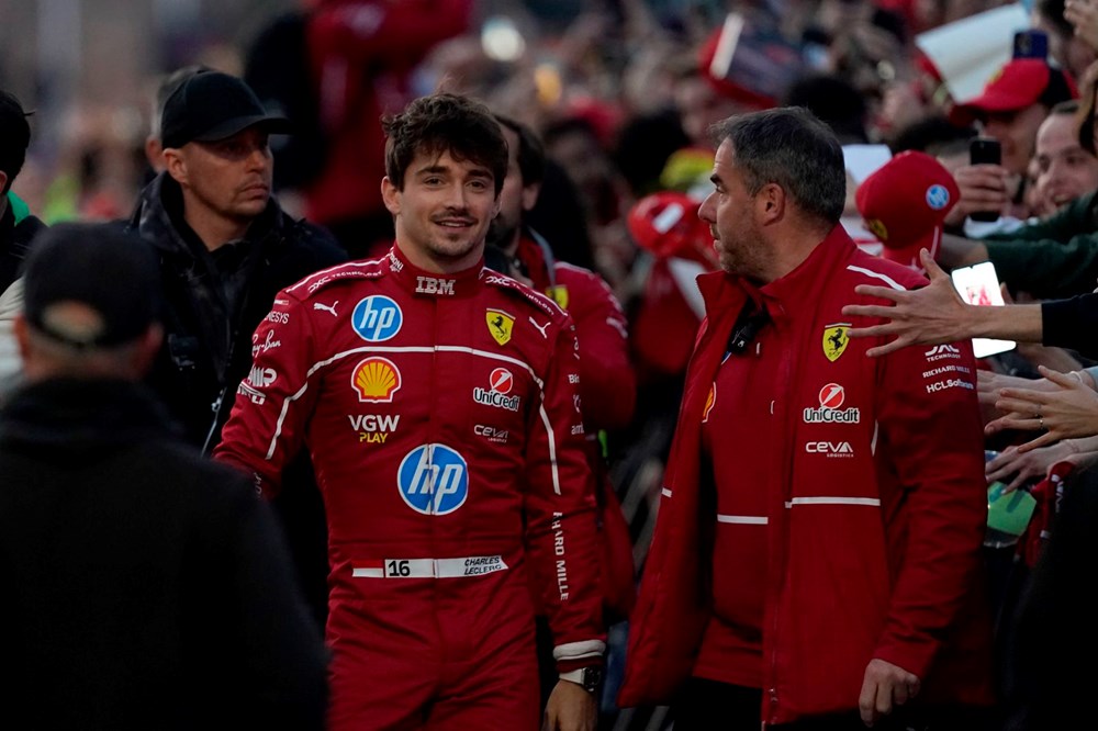 Formula 1'de Yeni Çağ Başlıyor: Hamilton ve Leclerc, 35 Bin Kişilik Dev Gösteriyle Coşturuyor 74 G9UqXKbOTkKGdN3PdDsFbg