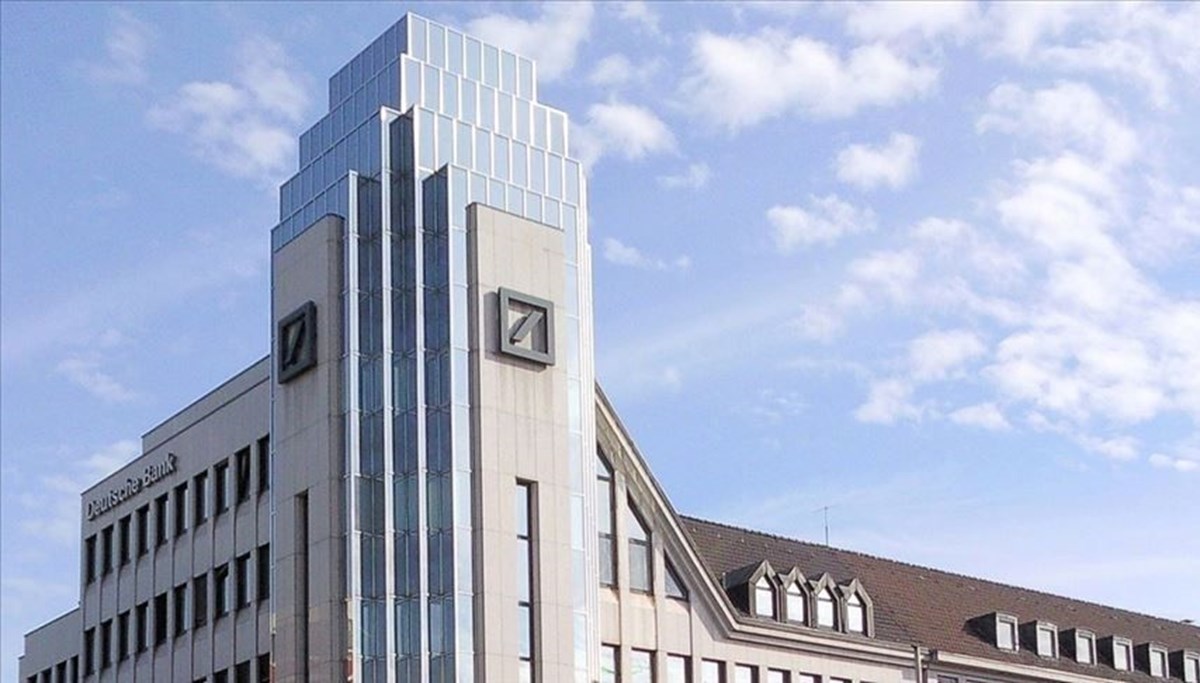 Deutsche Bank vergi öncesi karını 2023’te yüzde 2 artırdı