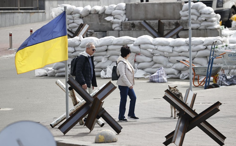 Savaşın gölgesindeki Ukrayna'nın başkenti Kiev'in caddeleri canlanmaya başladı - 4