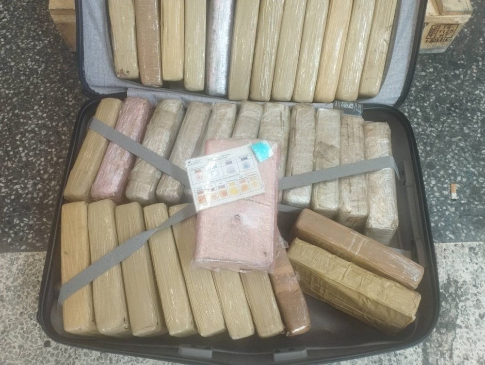 Diplomatik plakalı araçta rekor kokain: 206 kilo - 4