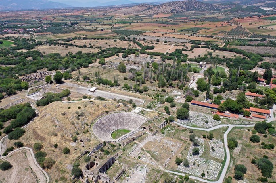 Afrodisias Antik Kenti'nde beylikler dönemine ait pazarın izleri bulundu - 1