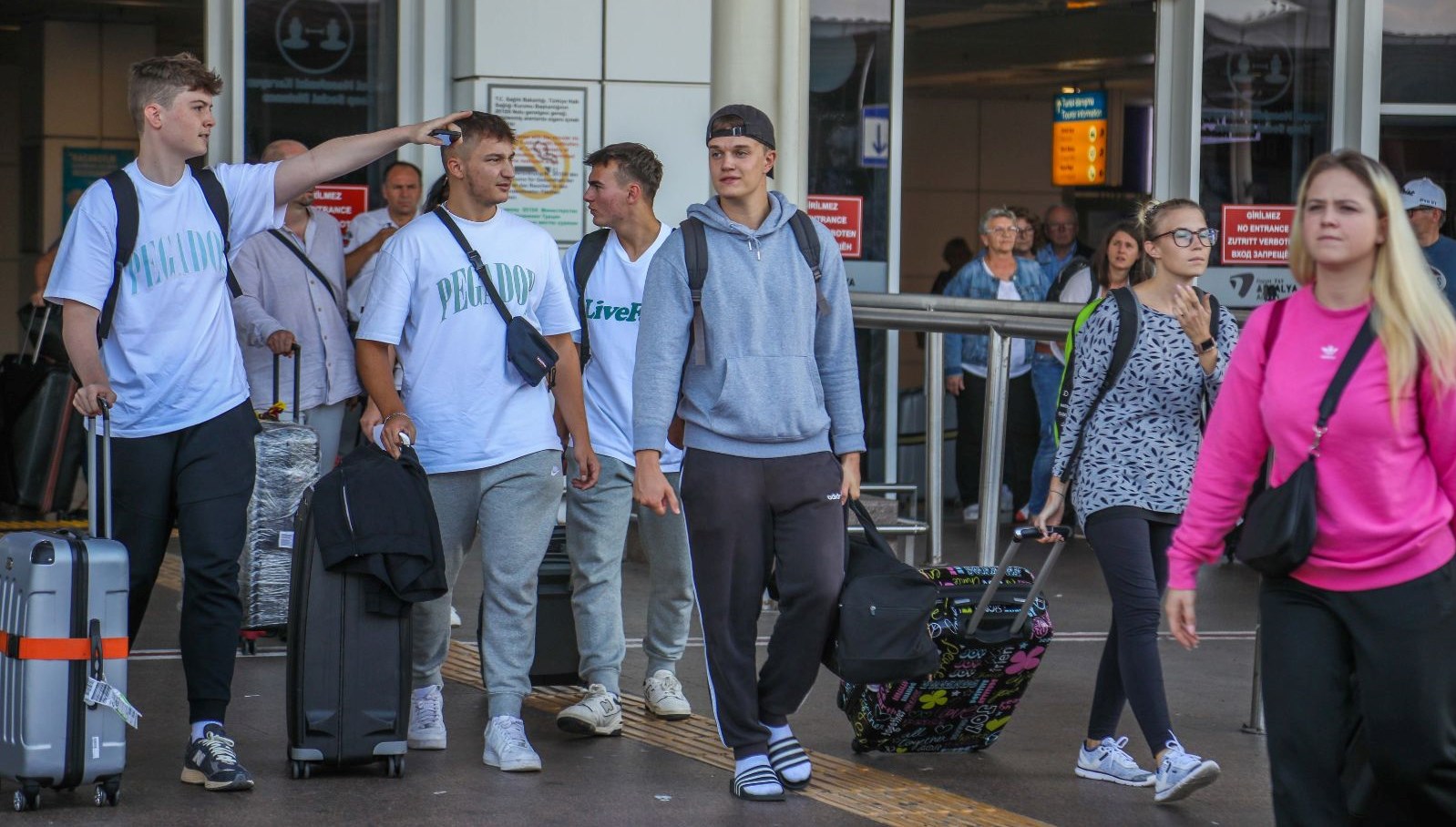 Kısmi seferberlik sonrası Rusya'dan Antalya'ya kaçış