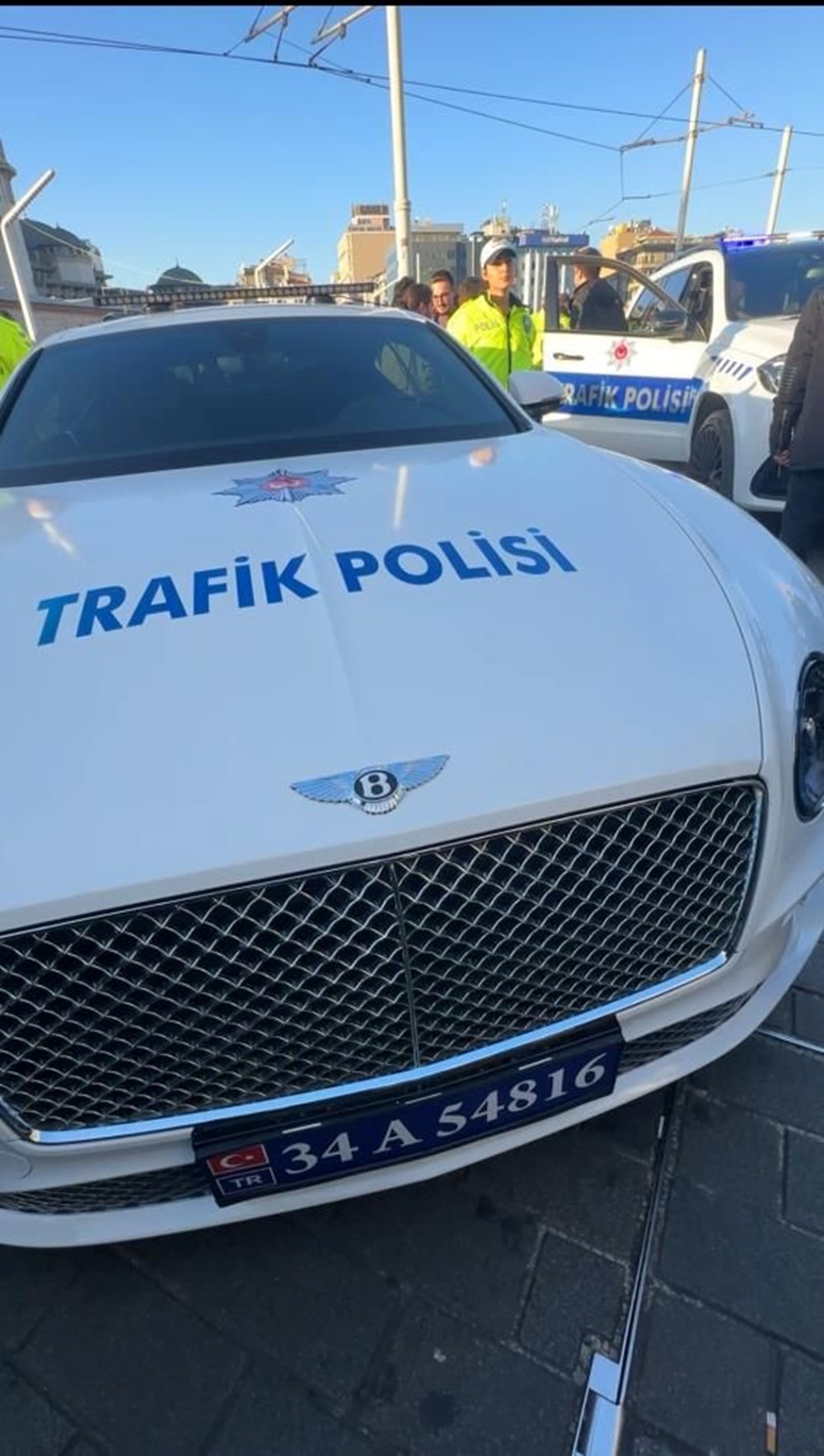 Ferrari devriyede: Vatandaşlar selfie çektiriyor (Bu lüks araçlar hangi çetelere ait?) - 34