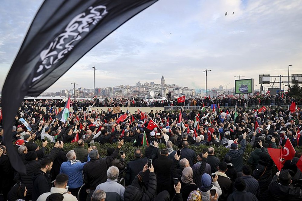 İstanbul'da tarihi buluşma: Binlerce kişi Galata Köprüsü'nde buluştu - 6