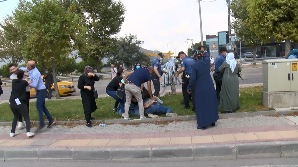 Keşif sırasında kadın sürücüye saldırdılar, polis biber gazıyla müdahale etti - 3