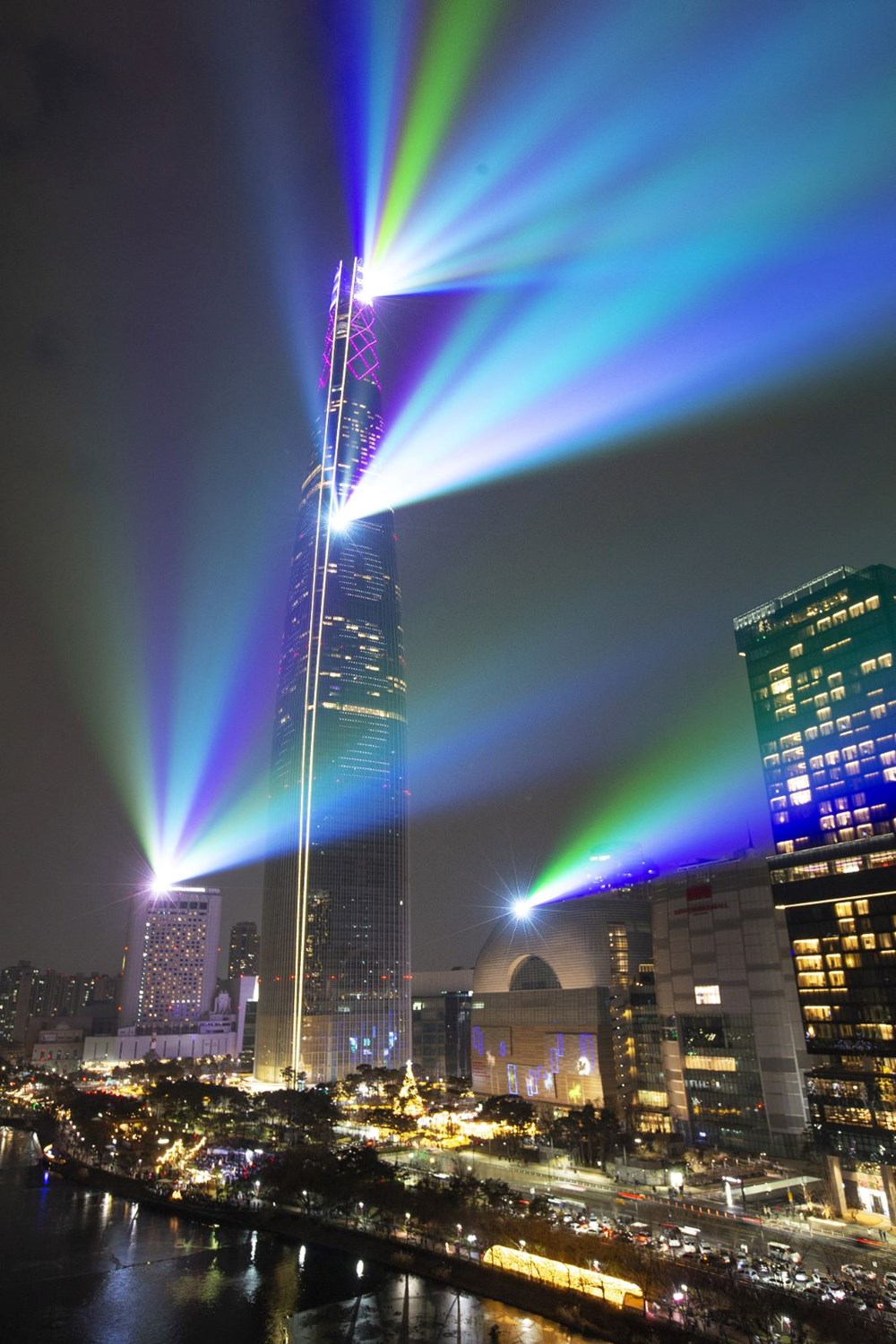 Dünya 2023'ü coşkuyla karşıladı, Ukrayna ise füzelerle - 5