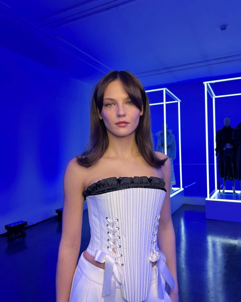 Hande Erçel yeni sineması için imaj tazeledi (Ünlülerin değişimi) 78 GE8mvqsVFkWyMzLLrD nig