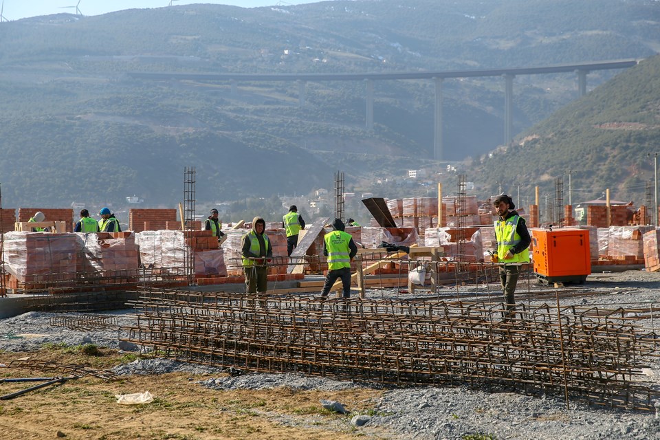 Deprem bölgesine ilk etapta 250 bin konut: Altı dükkan, üstü daire dönemi sona eriyor - 2