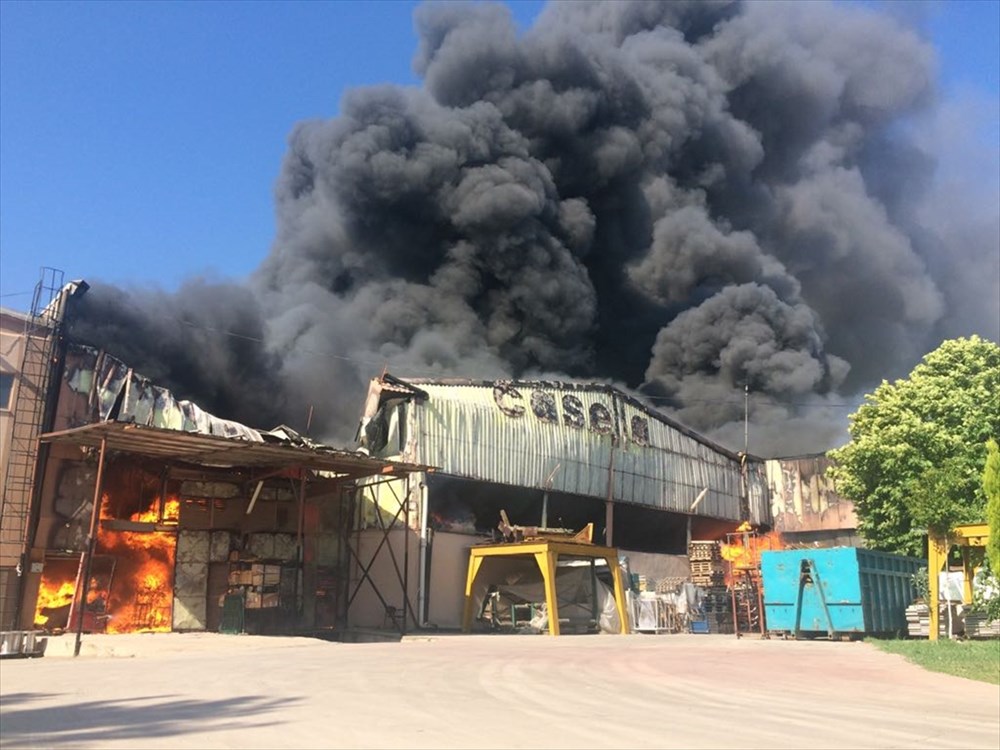 Bursa�da tekstil fabrikasında yangın NTV Bursa�da tekstil fabrikasında yangın NTV