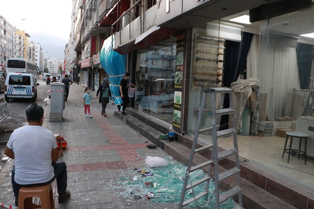 İskenderun'da patlamanın yaşandığı caddede teröre ‘Türk bayraklı’ tepki - 13