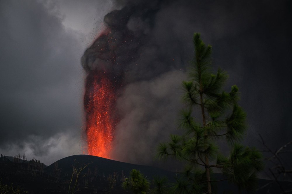 Kanarya Adaları'nda aktif hale gelen yanardağda patlamaların şiddeti arttı - 2