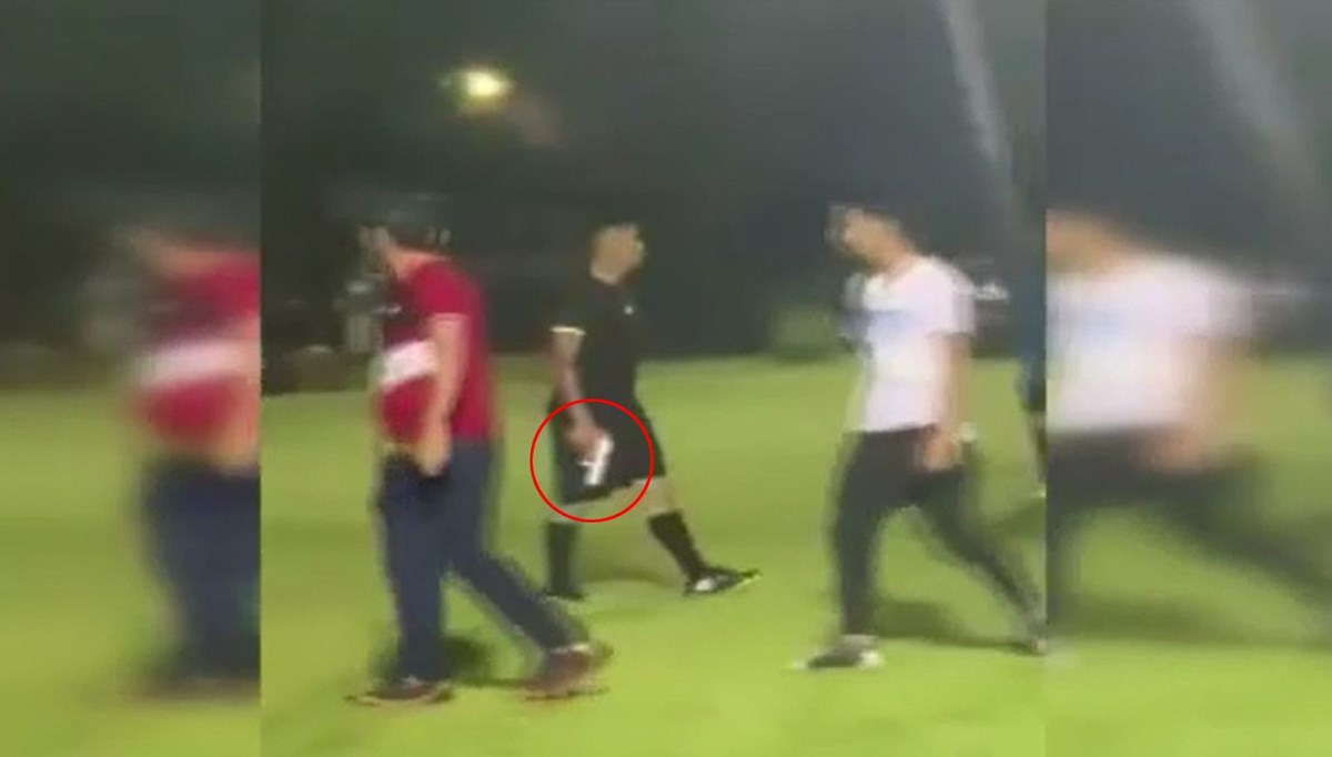 Linç edileceğini düşünen hakem silah çekti
