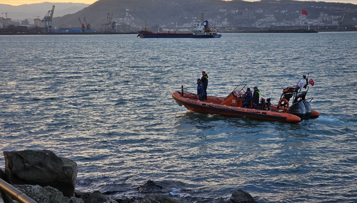 Zonguldak’ta kayıp denizcileri arama çalışması 4’üncü gününde Zonguldak’ta kayıp denizcileri arama çalışması 4’üncü gününde