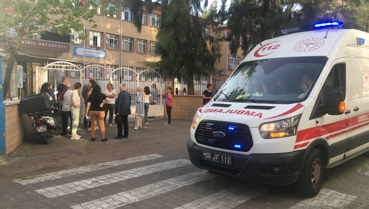 Okulda gıda zehirlenmesi : 32 öğrenci hastaneye kaldırıldı Okulda gıda zehirlenmesi : 32 öğrenci hastaneye kaldırıldı