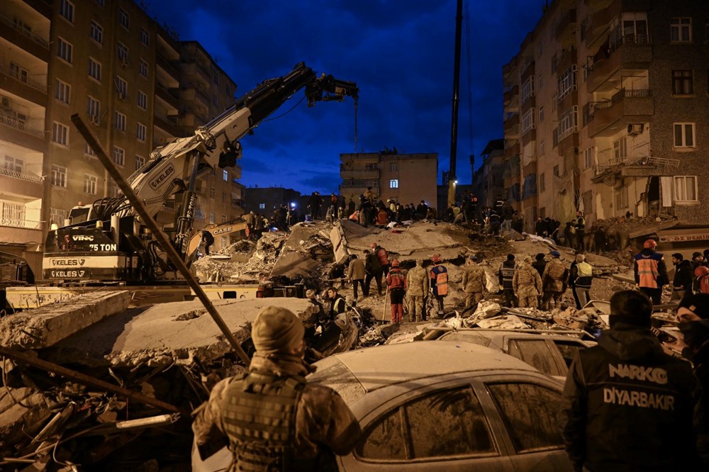 Türkiye yasta | Depremin vurduğu 10 ilden çarpıcı fotoğraflar... - 4