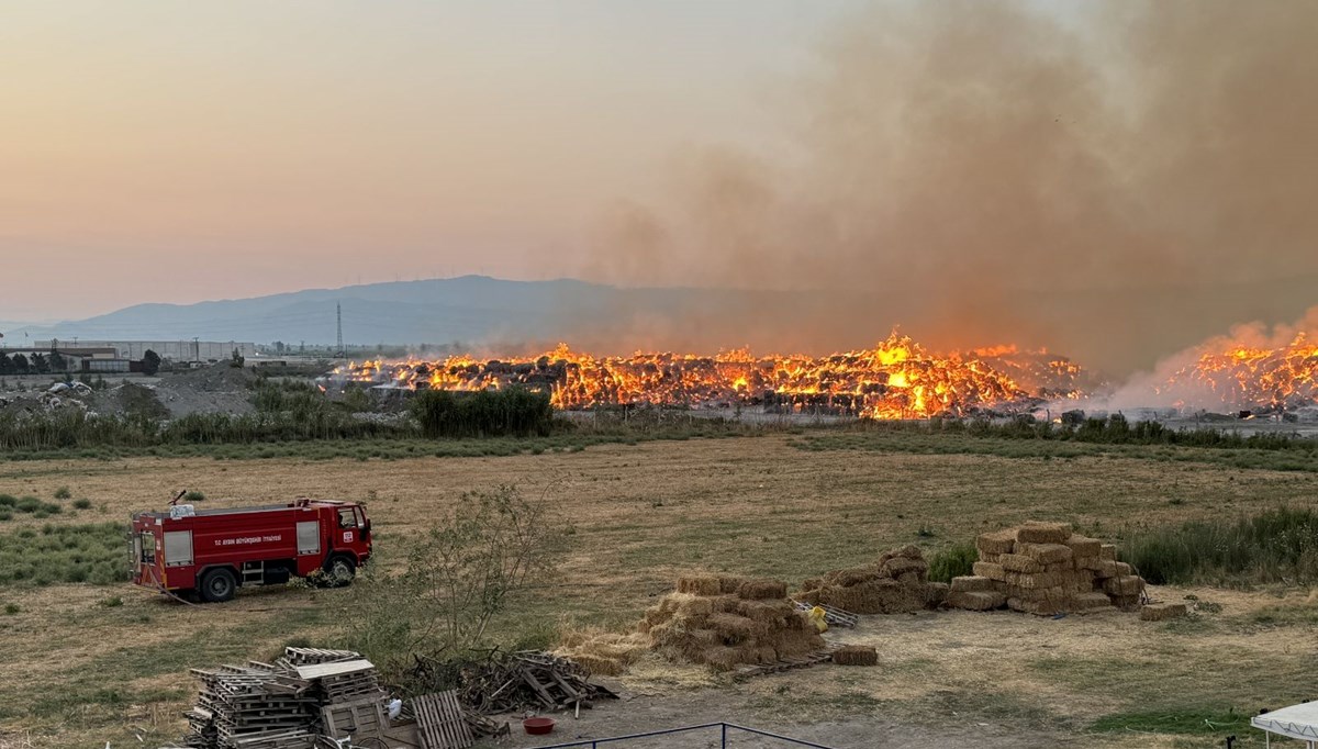Aydın'da kağıt fabrikasındaki yangın 2. günde devam ediyor Aydın'da kağıt fabrikasındaki yangın 2. günde devam ediyor