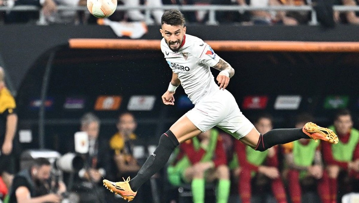 Galatasaray'da yeni sezon için sol bek hedefi: Alex Sandro ya da Alex Telles Galatasaray'da yeni sezon için sol bek hedefi: Alex Sandro ya da Alex Telles