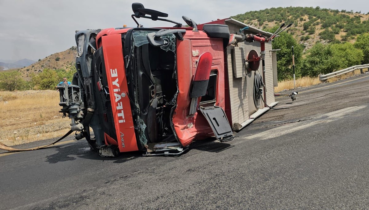 Yangına giden itfaiye aracı devrildi: 1 ölü