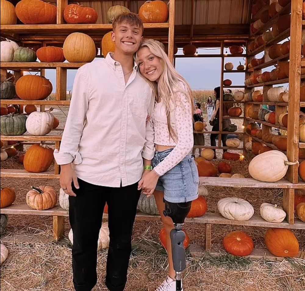 Trafik kazasında arabadan fırlayan genç kız elektrik tellerinde asılı kaldı - 6