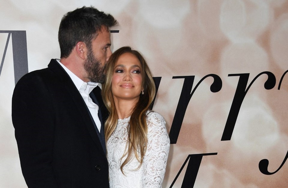 Jennifer Lopez: Ben Affleck ile olmak çok daha güzel hissetmemi sağlıyor - 1