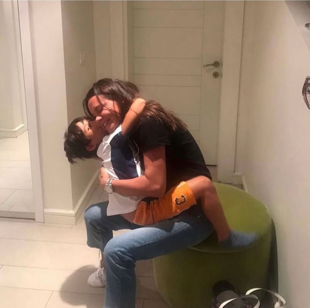 Ebru Şallı kaybettiği oğlu Pars'ı andı: Melekler az kalırmış dünyada - 1