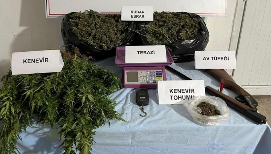 Adana'da uyuşturucu operasyonu: 10 kilodan fazla esrar ele geçirildi