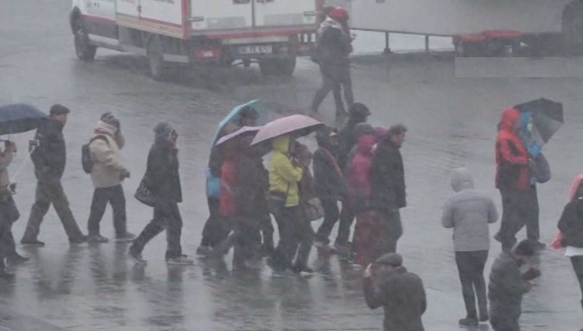 İstanbul'da pazartesi gününe dikkat: Kar kuvvetlenecek
