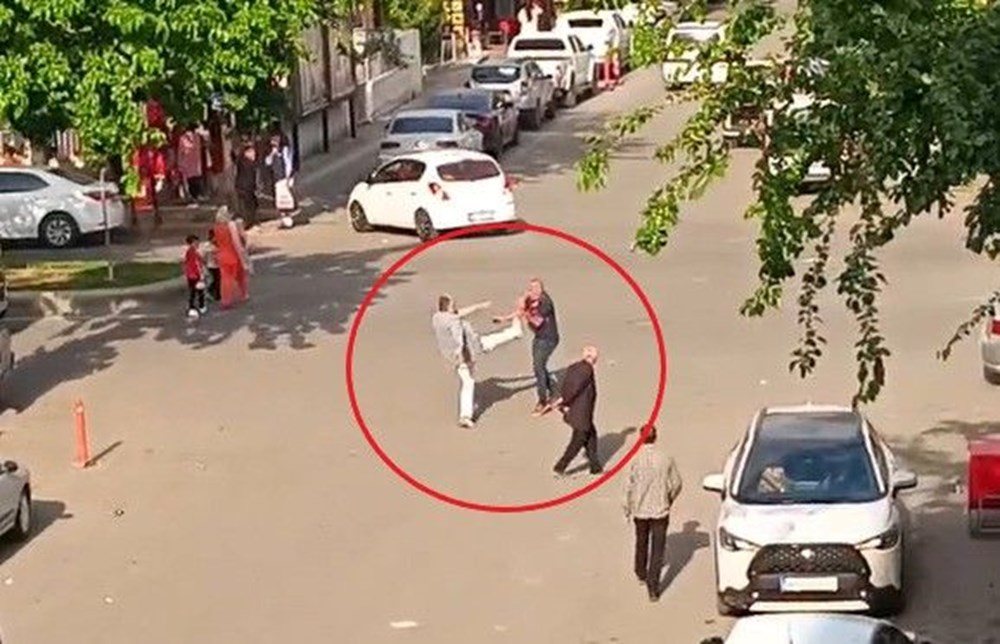 Akrabaların “Neden başka çay ocağına gittin” kavgası - 3