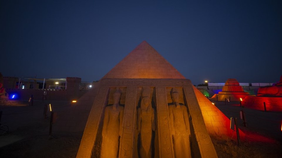 Antalya'daki kumdan Keops Piramidi Guinness'e aday - 1