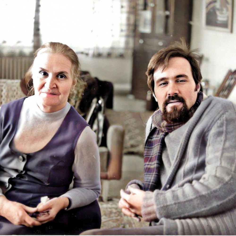 Nilgün Belgün takipçilerini geçmişe götürdü: Bu fotoğraf Marmaris'te çekildi (Ünlülerin çocukluk ve gençlik halleri) - 284