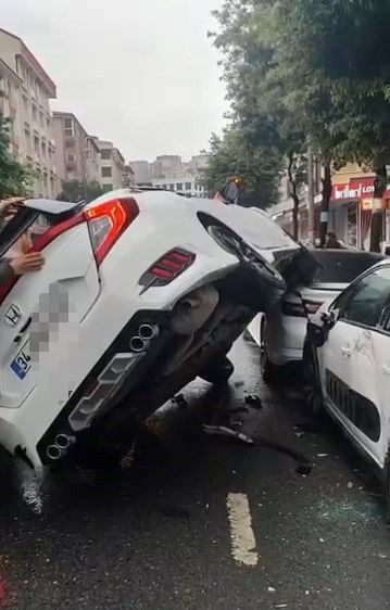 Kazada ölen ya da yaralanan olmadı.