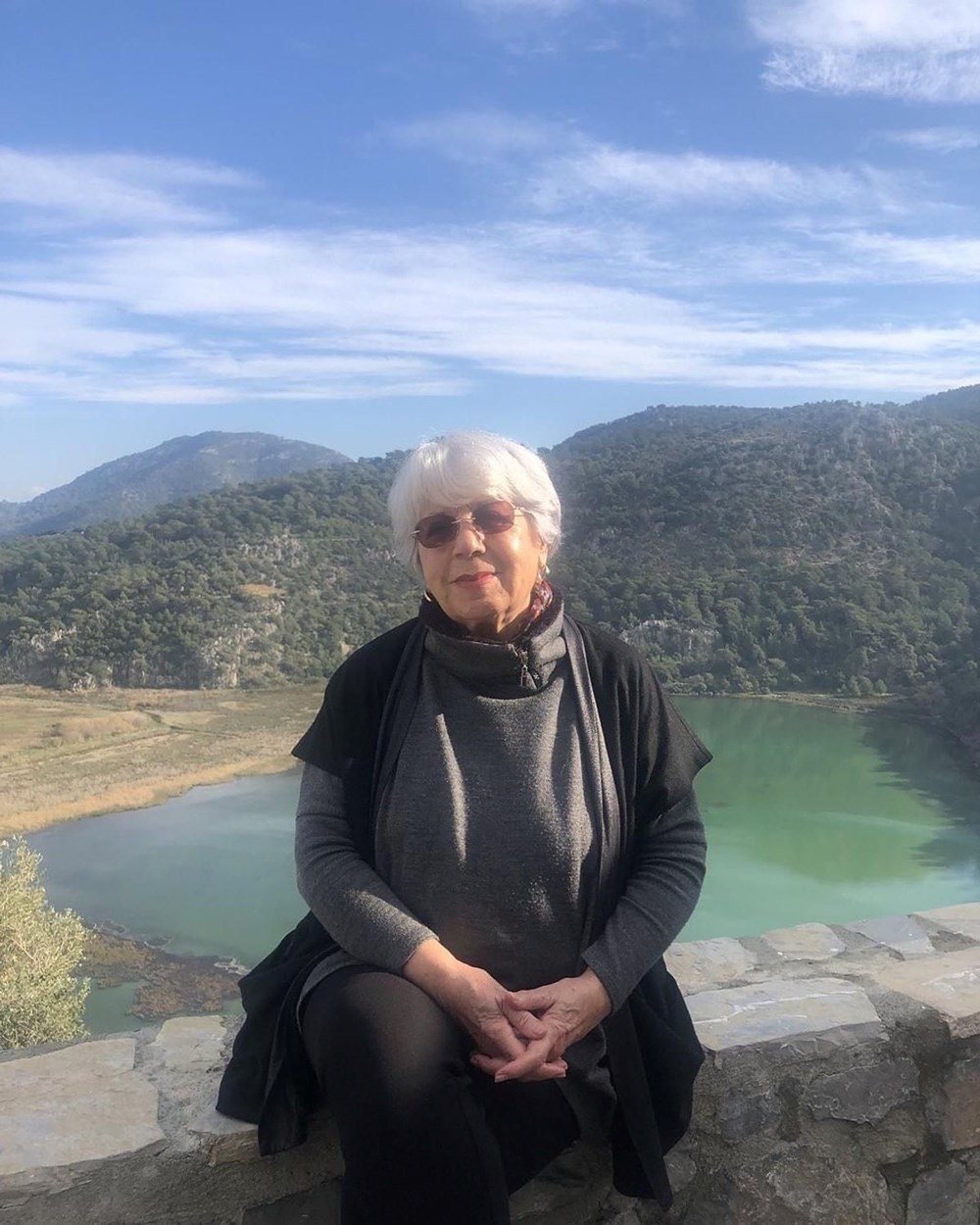 Oyuncu Zerrin Sümer 22 yıllık sevgilisiyle aylar önce evlendiğini açıkladı - 5