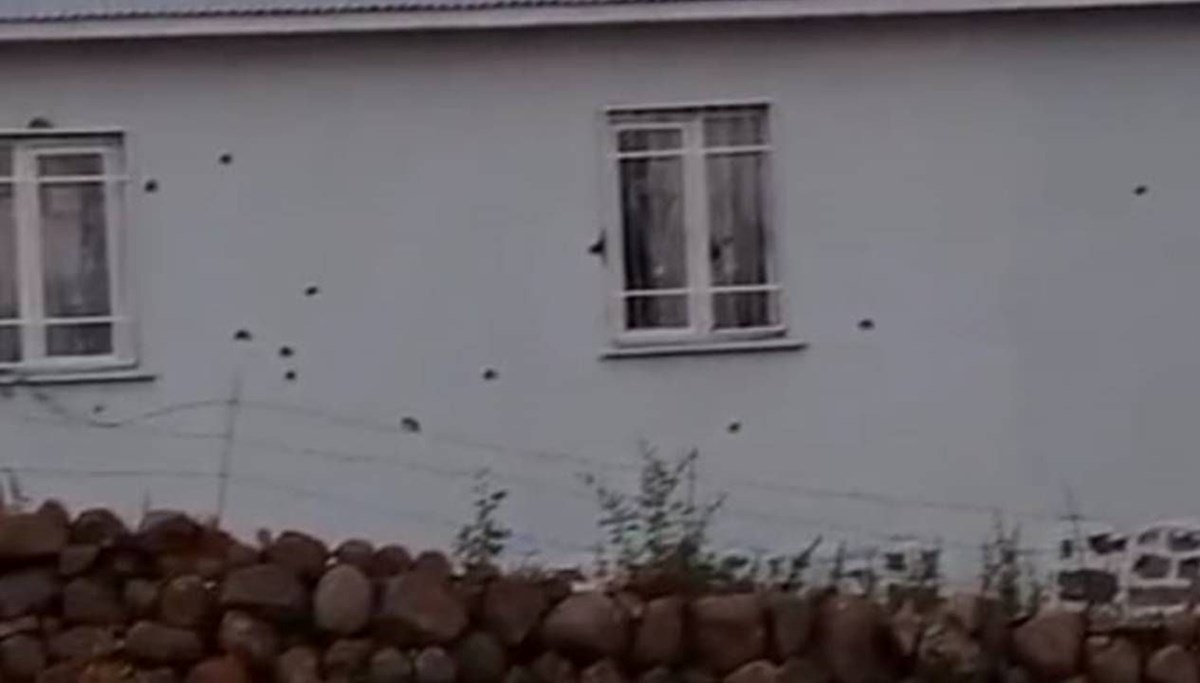 2 ev uzun namlulu silahlarla tarandı 2 ev uzun namlulu silahlarla tarandı