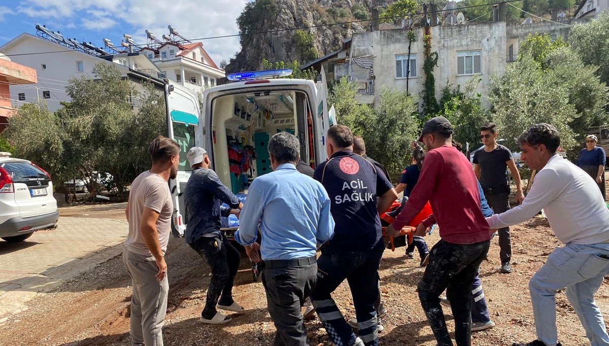 Asansör boşluğuna düşüp yaralandı