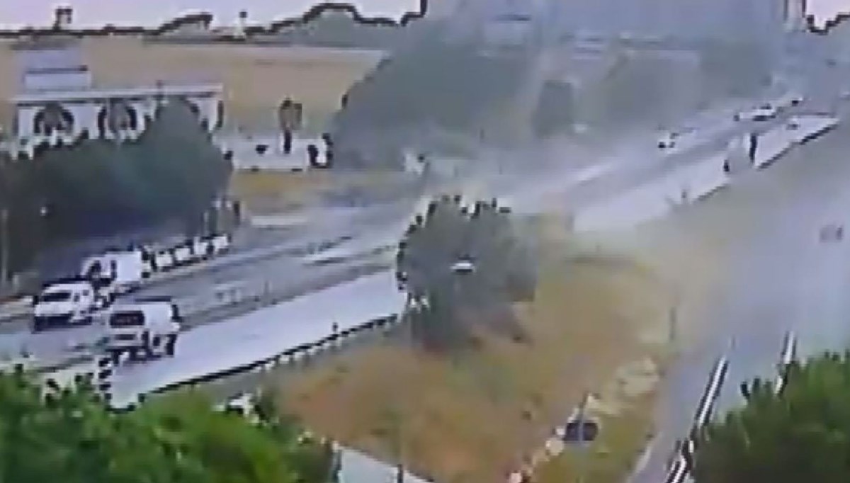 Hafriyat kamyonu devrildi