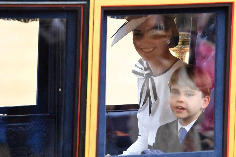 Kraliyet ailesinden eğlenceli kare! Prenses Kate'ten 42'nci yaş kutlaması - 1