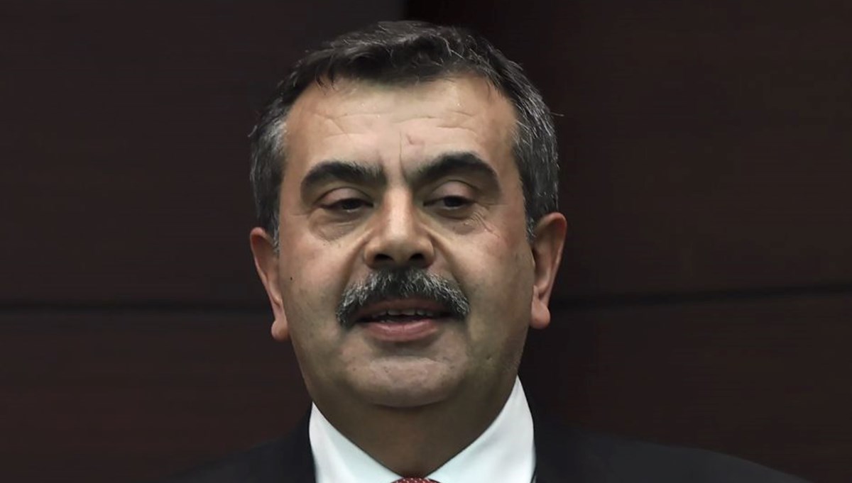 Yeni Milli Eğitim Bakanı Yusuf Tekin'den ilk değerlendirme Yeni Milli Eğitim Bakanı Yusuf Tekin'den ilk değerlendirme