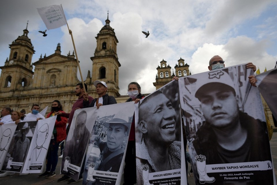 Kolombiya'da silah bırakan FARC insanlığa karşı işlenen suçları kabul etti - 2