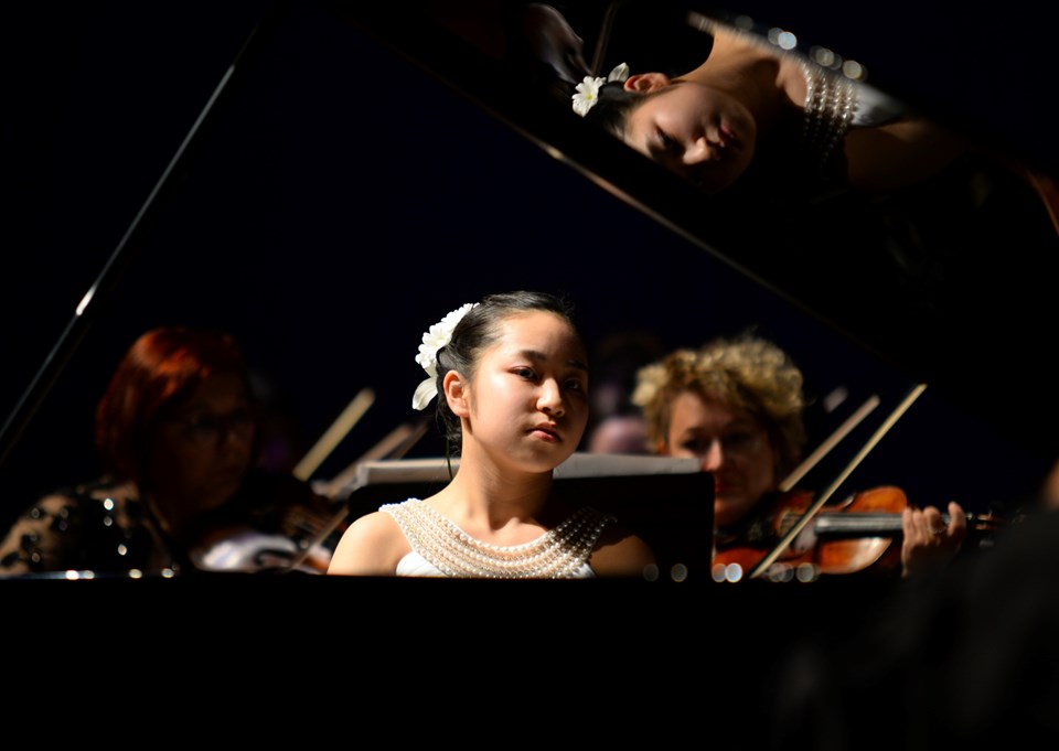 12 yaşındaki Japon piyanist hayran bıraktı - 1
