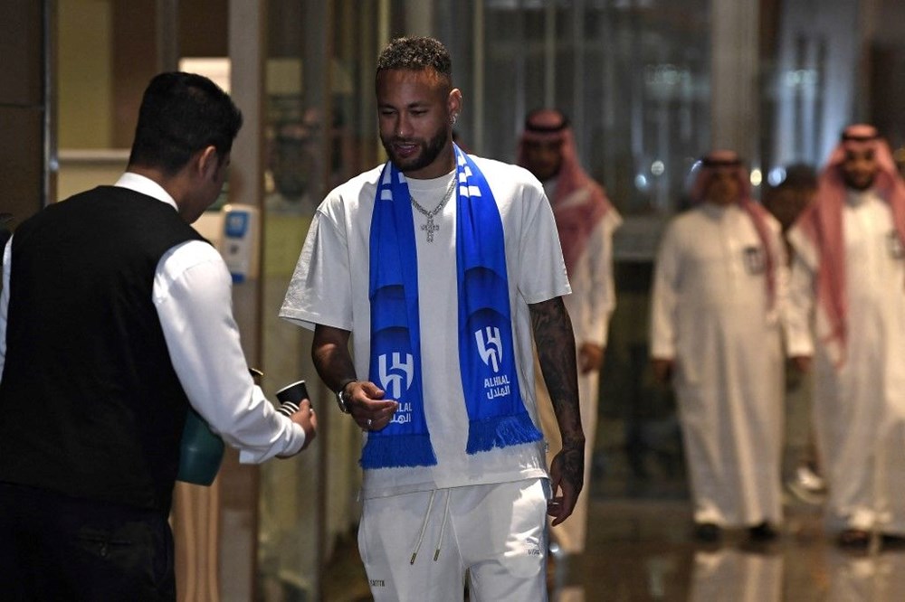 Neymar, görkemli törenle Al Hilal taraftarıyla buluştu - 15